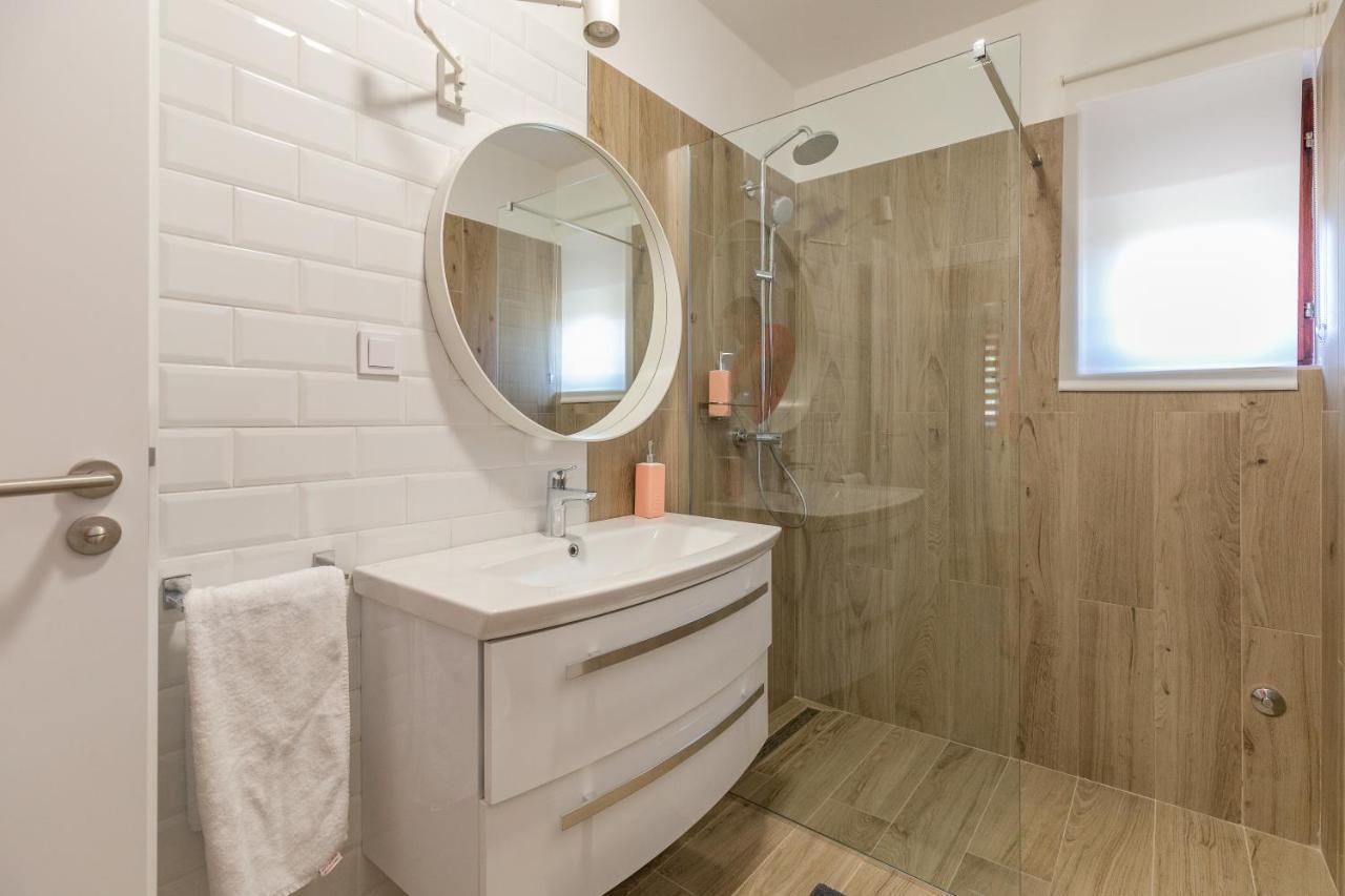 Villa Family And Friends Private Heated Pool With Jacuzzi Zadar Ngoại thất bức ảnh