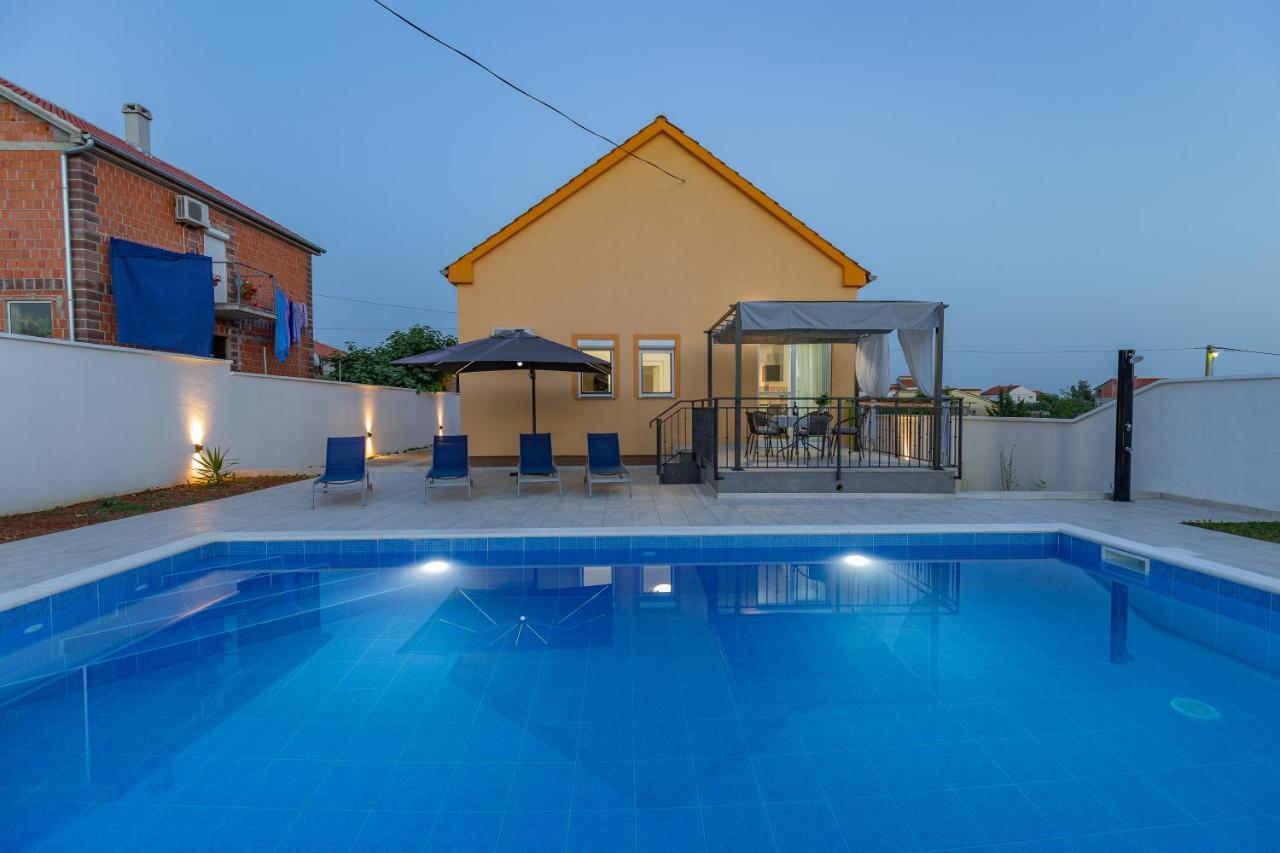 Villa Family And Friends Private Heated Pool With Jacuzzi Zadar Ngoại thất bức ảnh