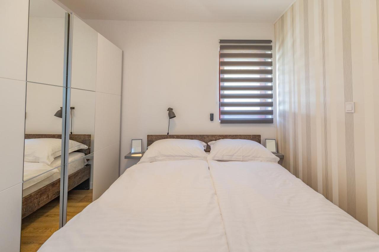 Villa Family And Friends Private Heated Pool With Jacuzzi Zadar Ngoại thất bức ảnh