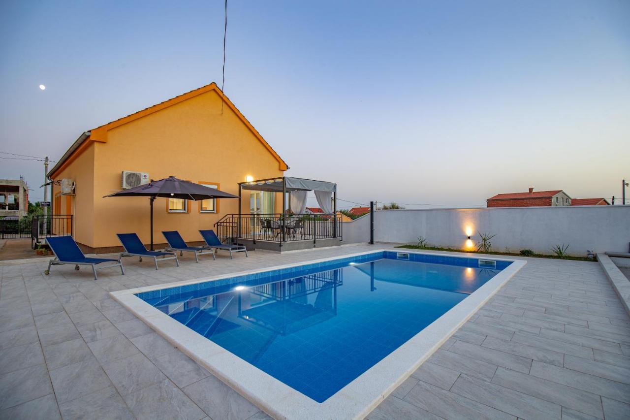 Villa Family And Friends Private Heated Pool With Jacuzzi Zadar Ngoại thất bức ảnh
