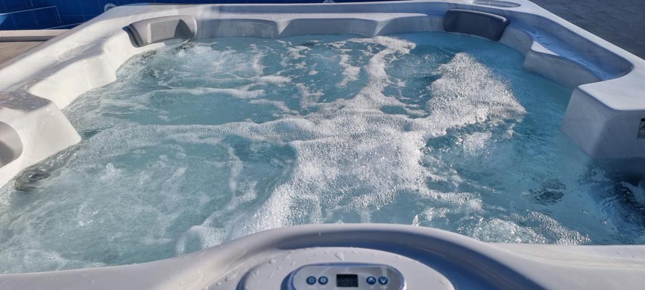 Villa Family And Friends Private Heated Pool With Jacuzzi Zadar Ngoại thất bức ảnh