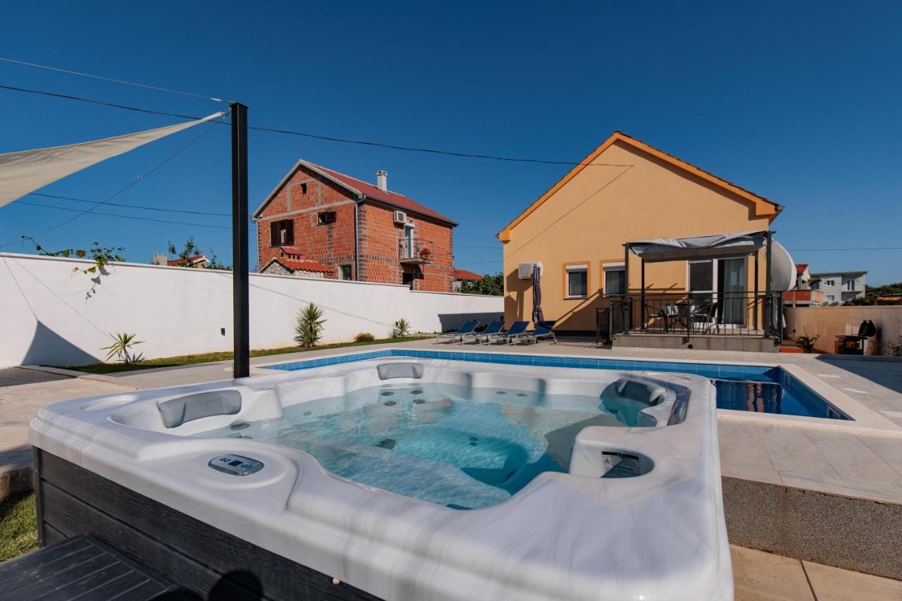 Villa Family And Friends Private Heated Pool With Jacuzzi Zadar Ngoại thất bức ảnh