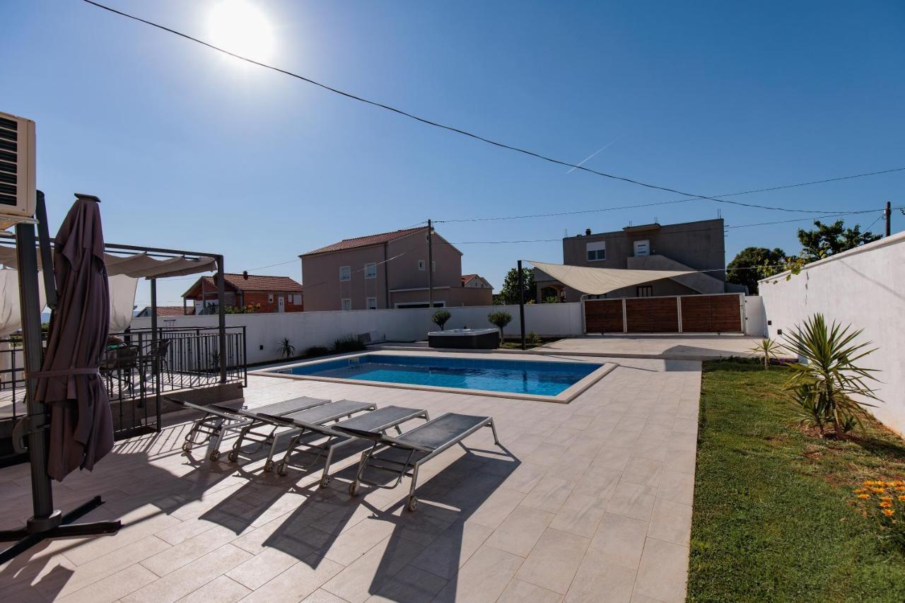 Villa Family And Friends Private Heated Pool With Jacuzzi Zadar Ngoại thất bức ảnh